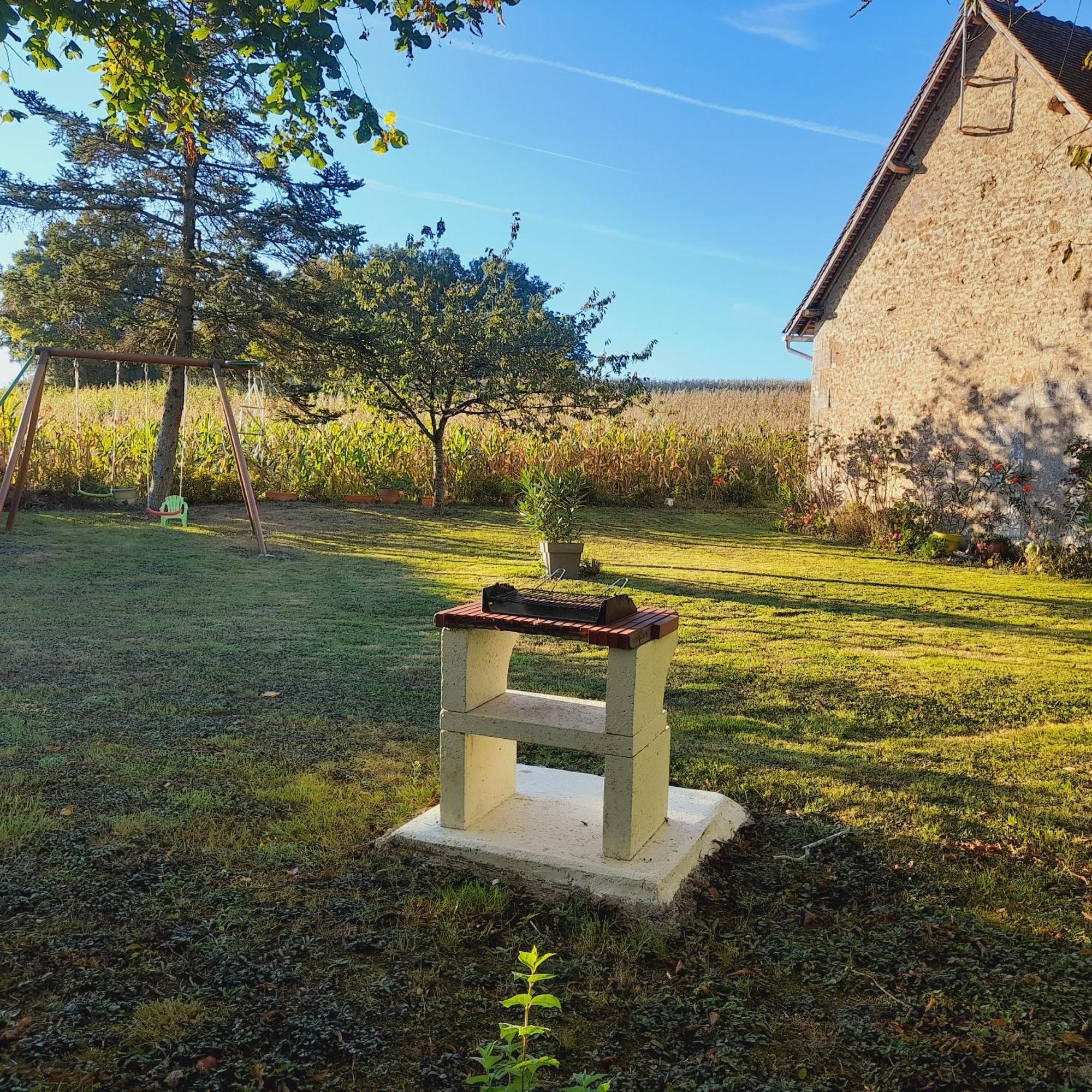Gite Les Vignes Du Chateau - 4 Personnes Gehee Exteriör bild