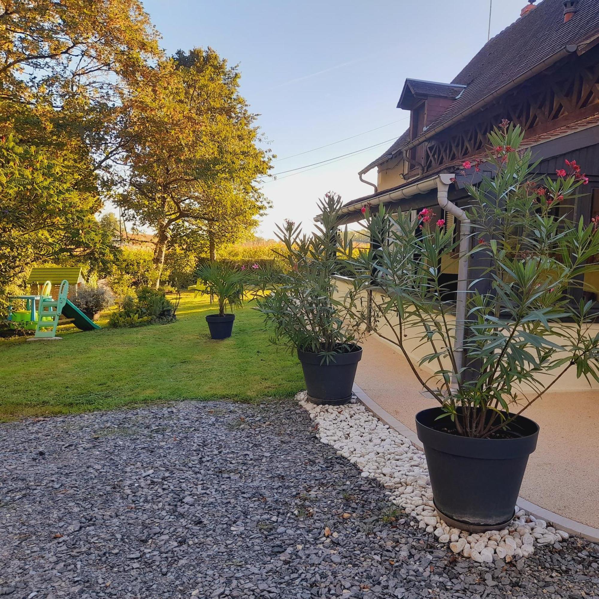 Gite Les Vignes Du Chateau - 4 Personnes Gehee Exteriör bild